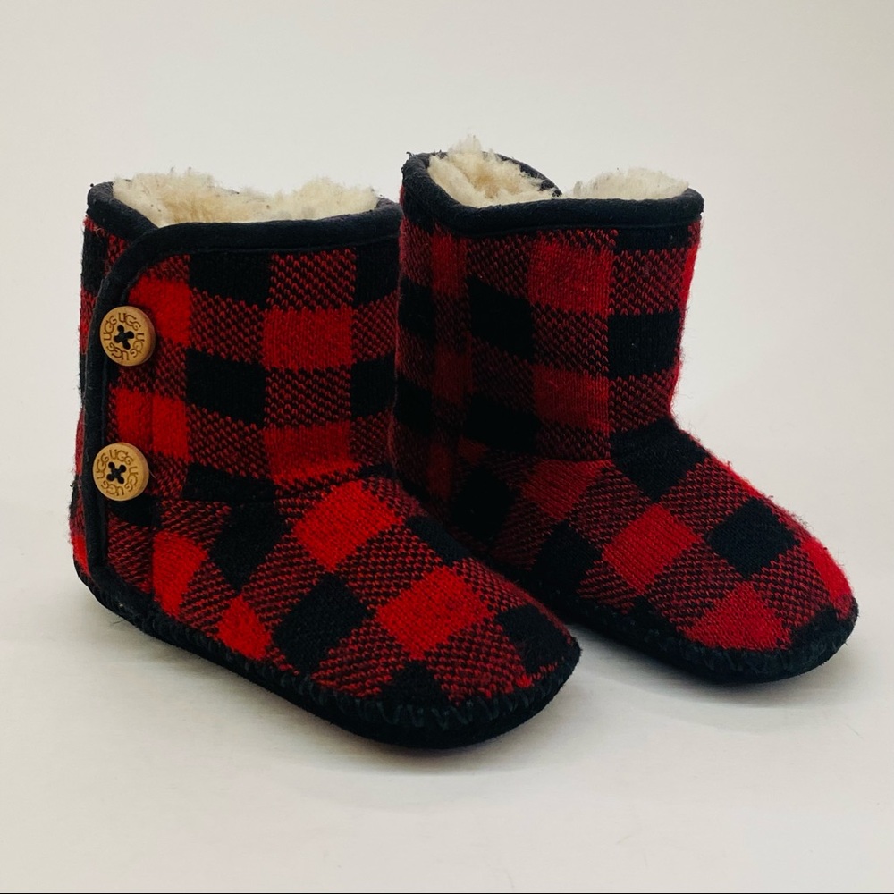UGG Baby Toddler Knit Booties Buffalo Plaid Unisex. Great wintertime slippers!